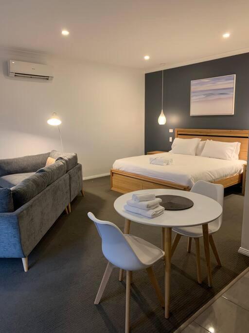 Apartment Beachfront Self Contained *